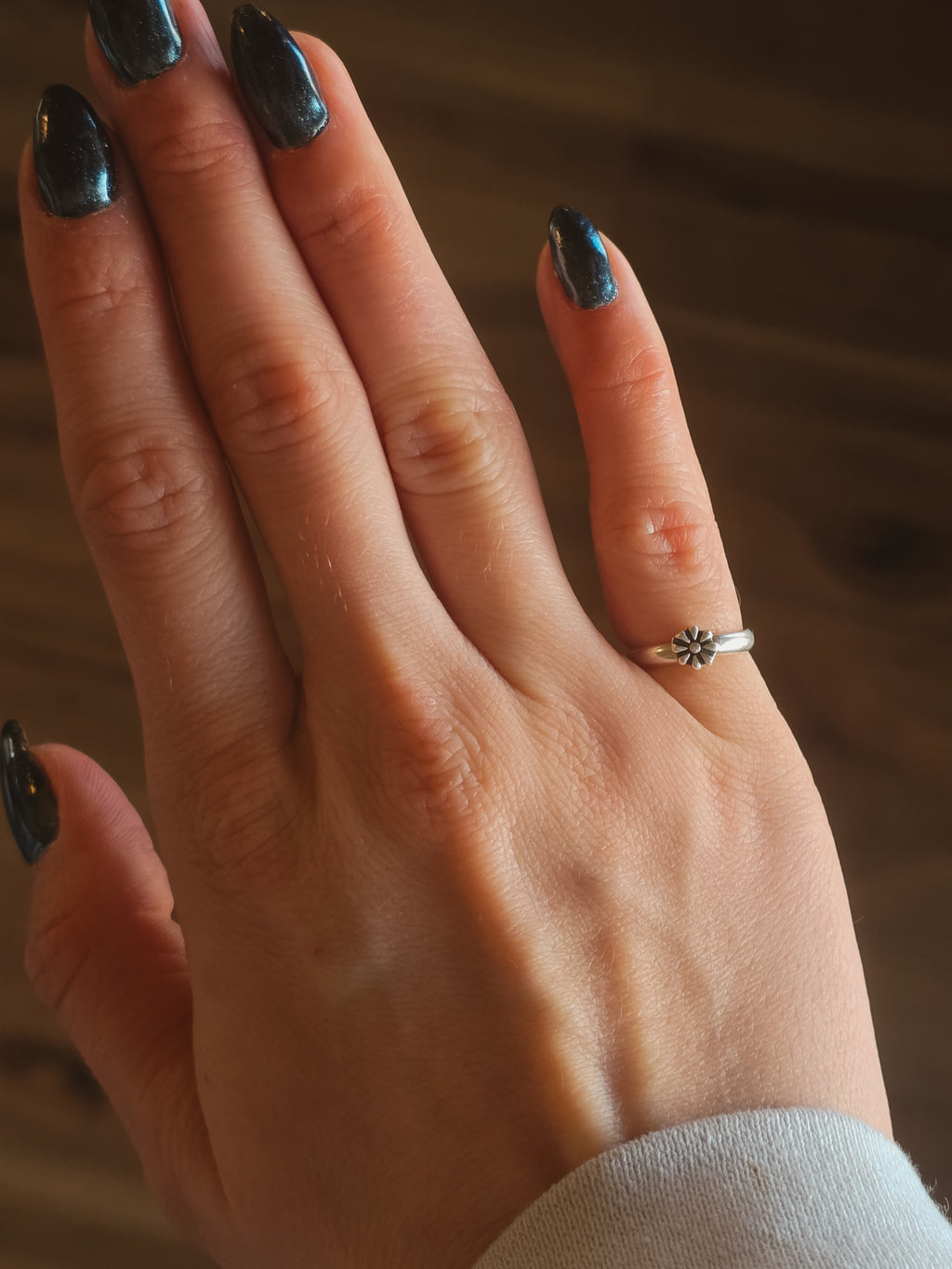 Daisy Pinky Ring