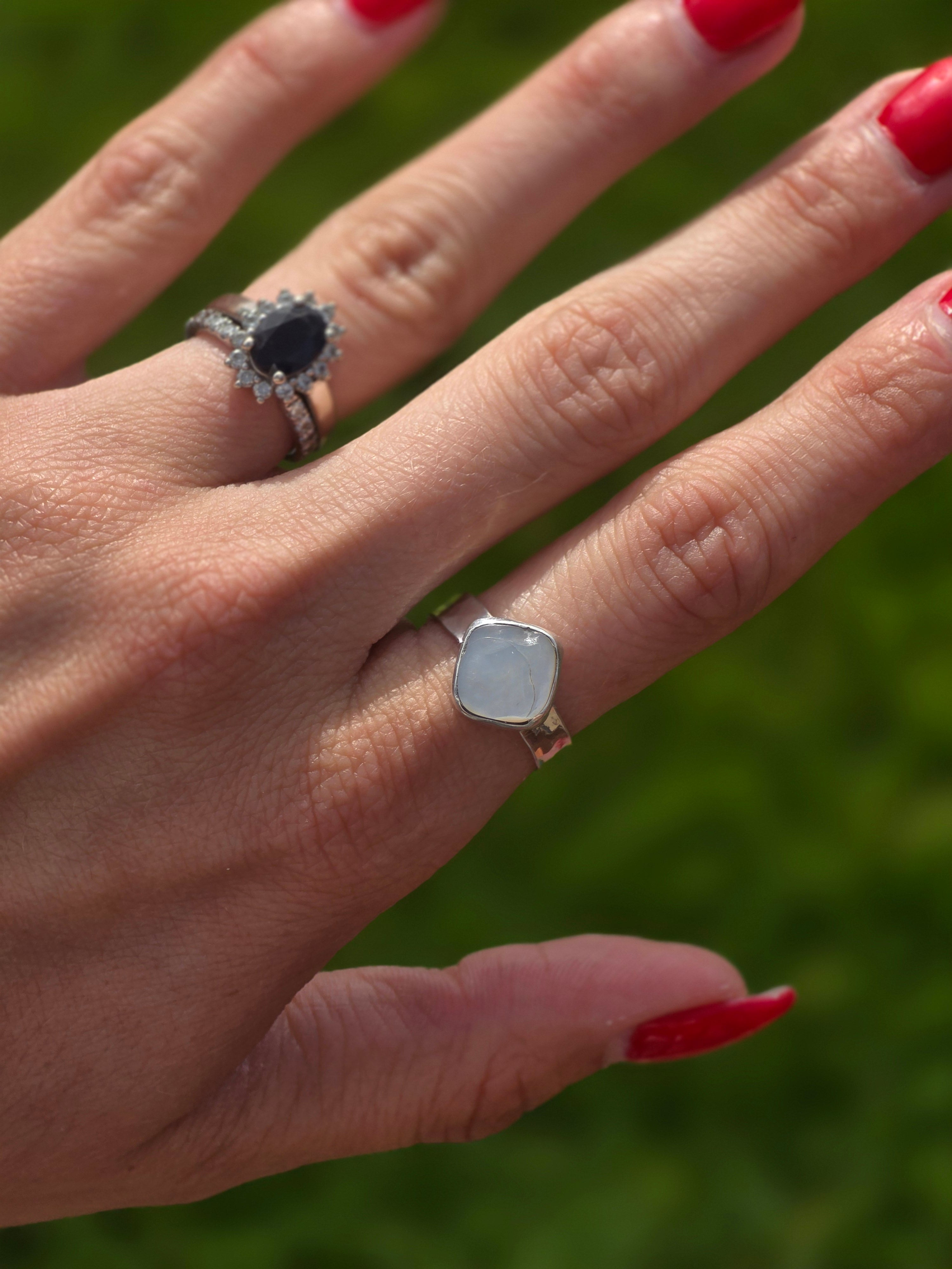 Mother of Pearl Ring size 6.25